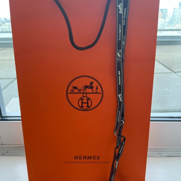 Hermes Shopping Bag & Ribbon - Picture 2 of 5